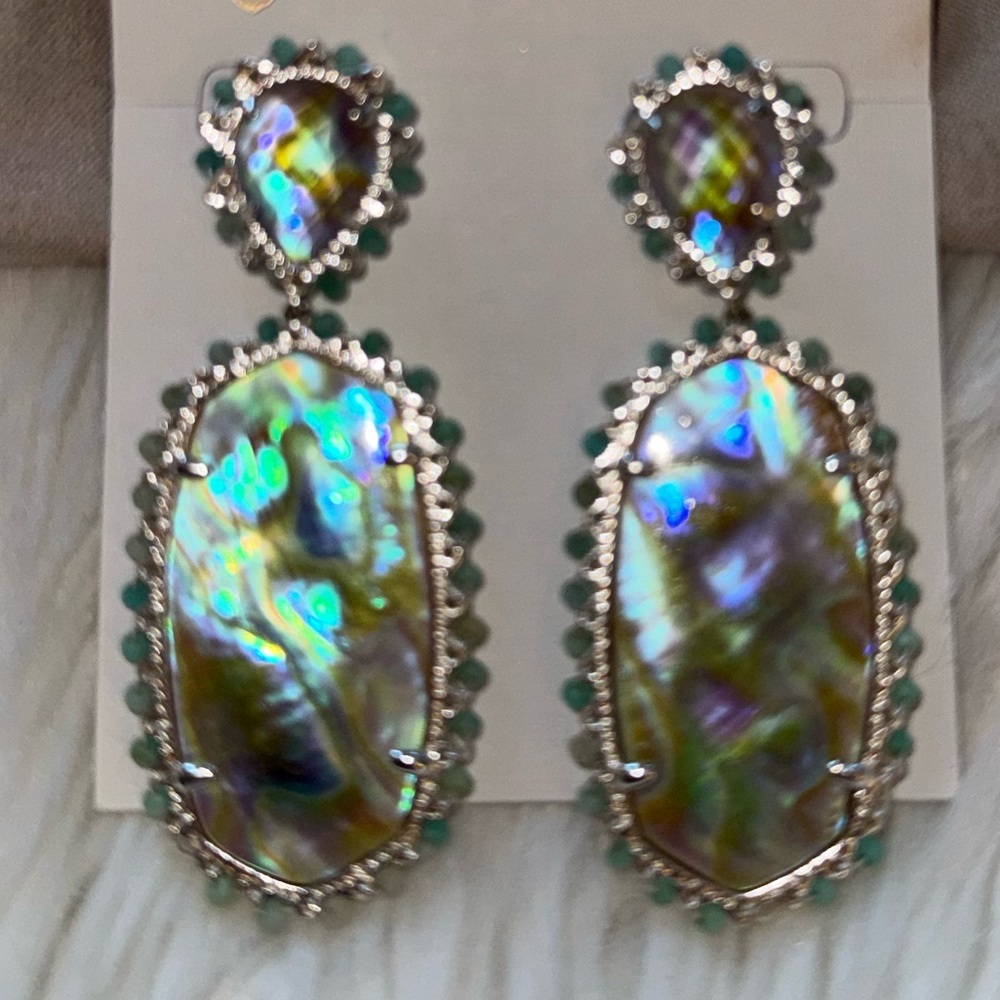 Kendra Scott Parsons Statement Earring in Bright Silver Iridescent
Abalone - Picture 3 of 3